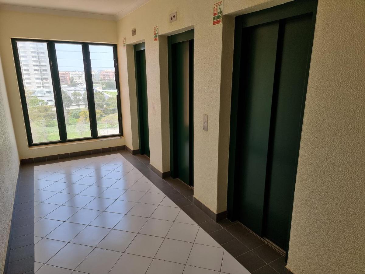 Apartamento Encantador Com Piscina Aquecida ปอร์ติเมา ภายนอก รูปภาพ