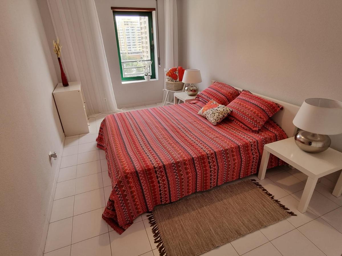 Apartamento Encantador Com Piscina Aquecida ปอร์ติเมา ภายนอก รูปภาพ